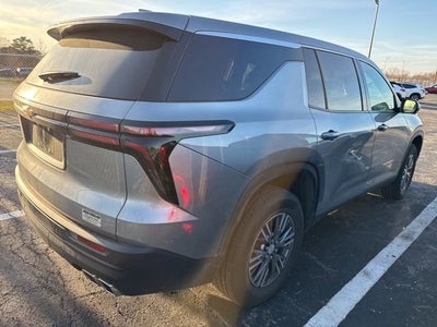 2024 Chevrolet Traverse LS