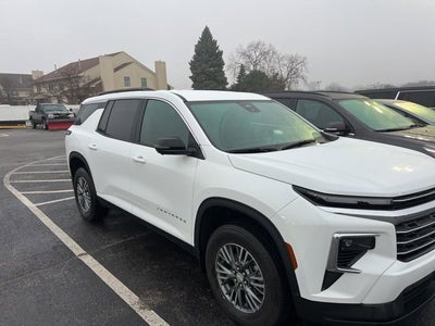 2024 Chevrolet Traverse LT