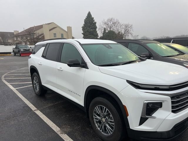 2024 Chevrolet Traverse LT