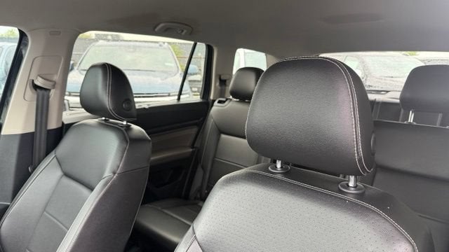 2021 Volkswagen Atlas 3.6L V6 SE w/Technology R-Line