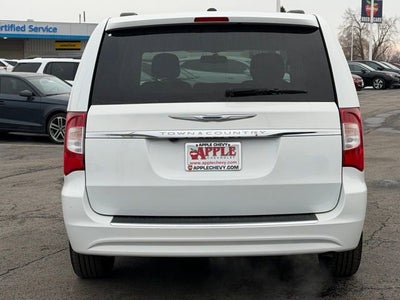 2016 Chrysler Town & Country Touring