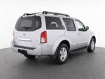 2005 Nissan Pathfinder LE