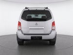 2005 Nissan Pathfinder LE