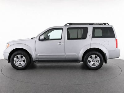 2005 Nissan Pathfinder LE