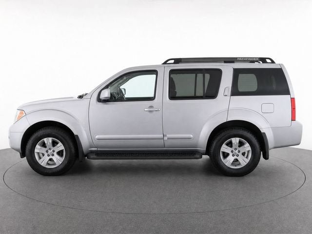 2005 Nissan Pathfinder LE