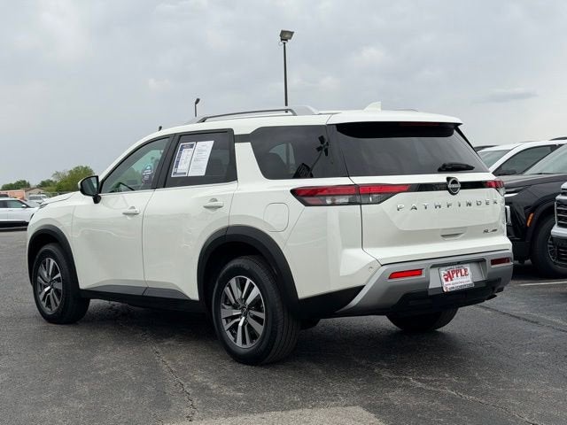 2023 Nissan Pathfinder SL