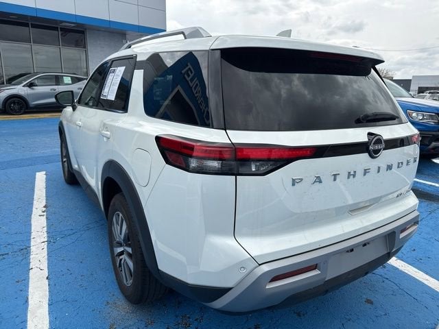 2023 Nissan Pathfinder SL