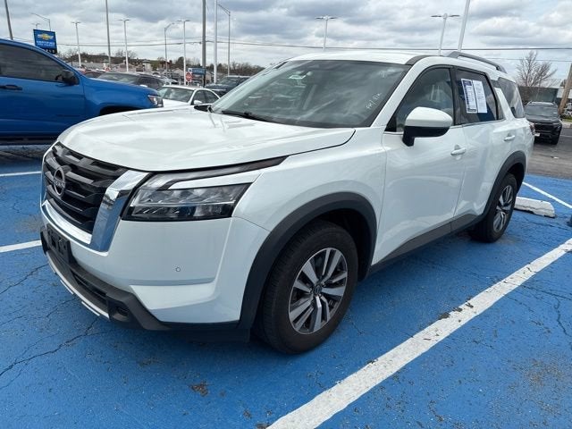 2023 Nissan Pathfinder SL