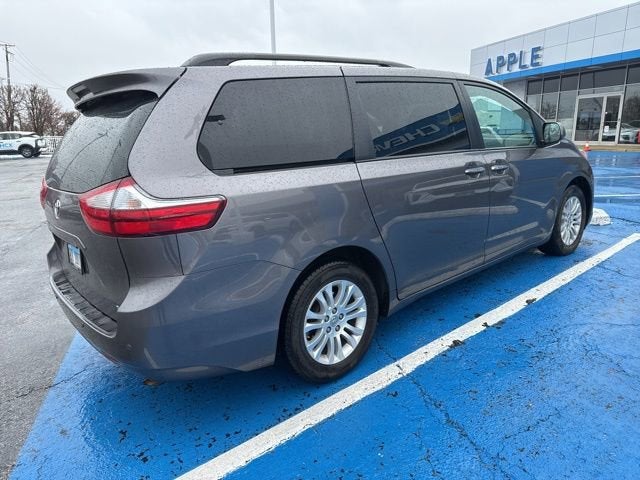 2016 Toyota Sienna XLE