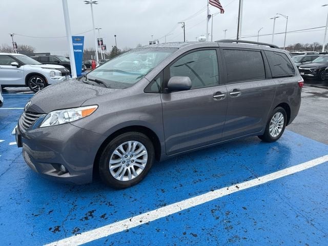 2016 Toyota Sienna XLE