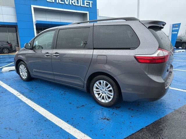 2016 Toyota Sienna XLE